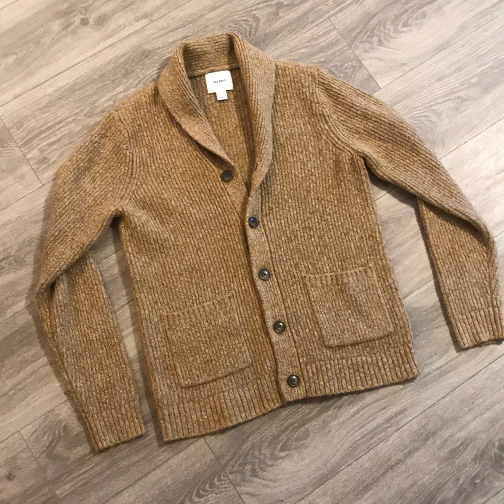 Cardigan sweater